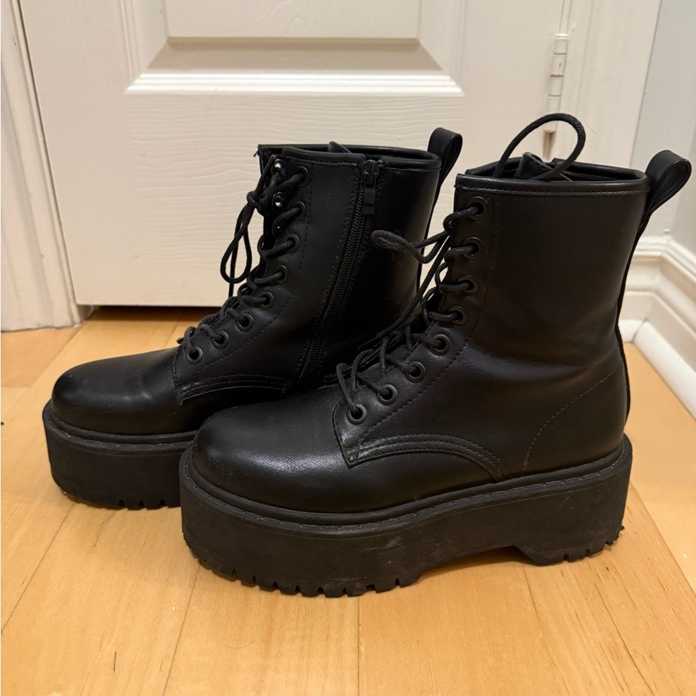 Steve Madden Black Platform Combat Boots